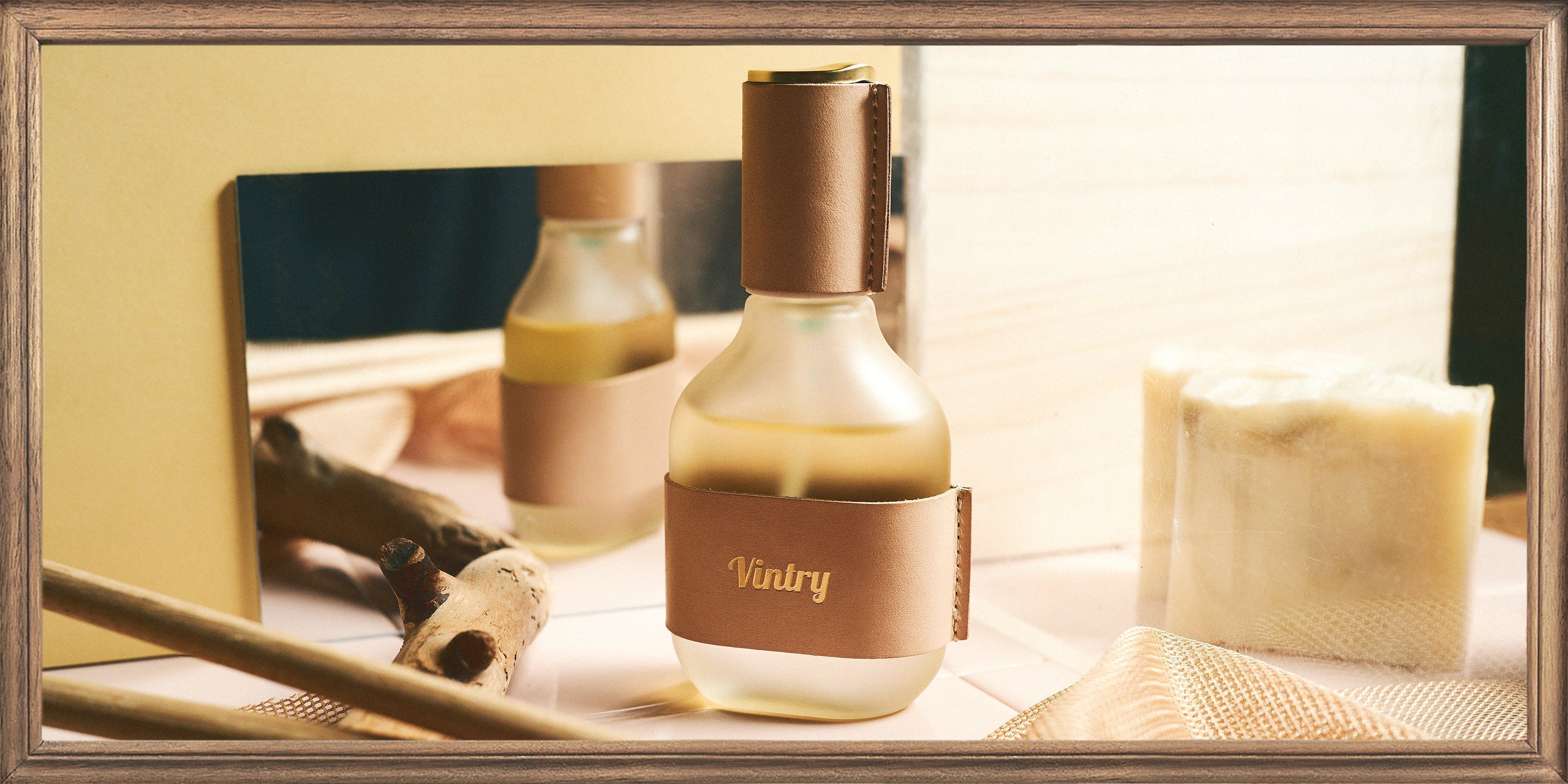 Vol.01「なぜパッケージにレザーを使ったのか？」